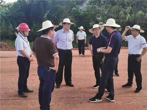 池州市副市长孙革新调研g318南陵界至青阳段改建工程项目