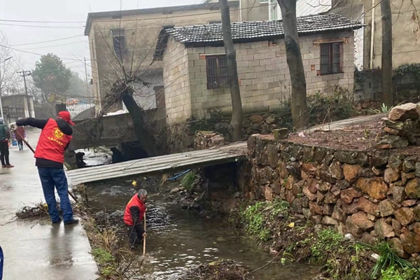 今年来,贵池区马衙街道党工委坚持问题导向,聚焦精细化管理,将红色