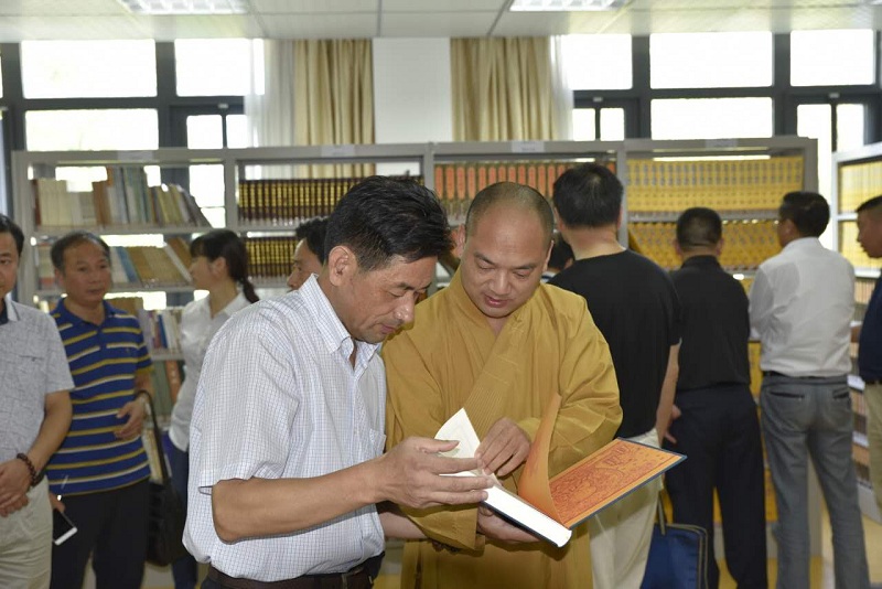 安庆市宗教局局长张旺牛一行赴九华山考察学习